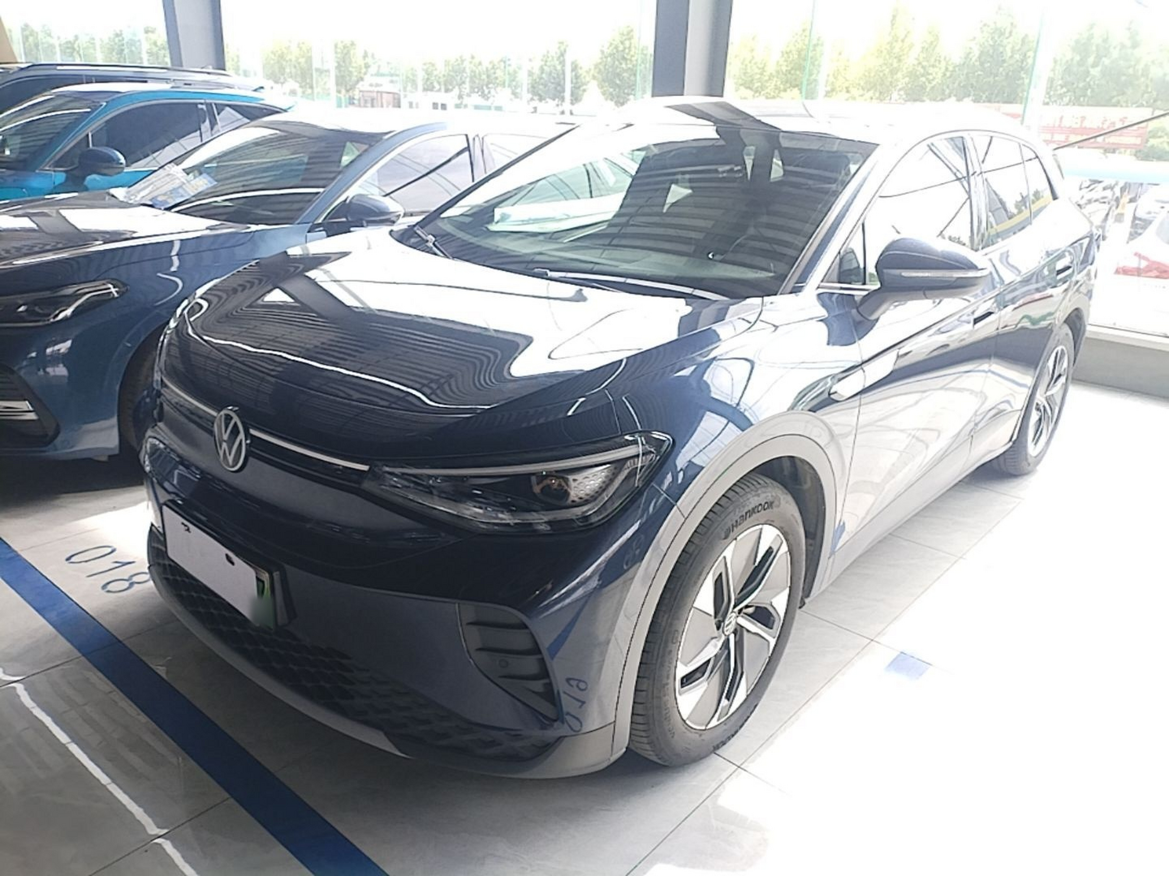 Unter der Vorderseite des Autos