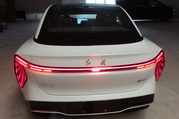 Used Hongqi EH7 2025 600 Smart Selection Edition
