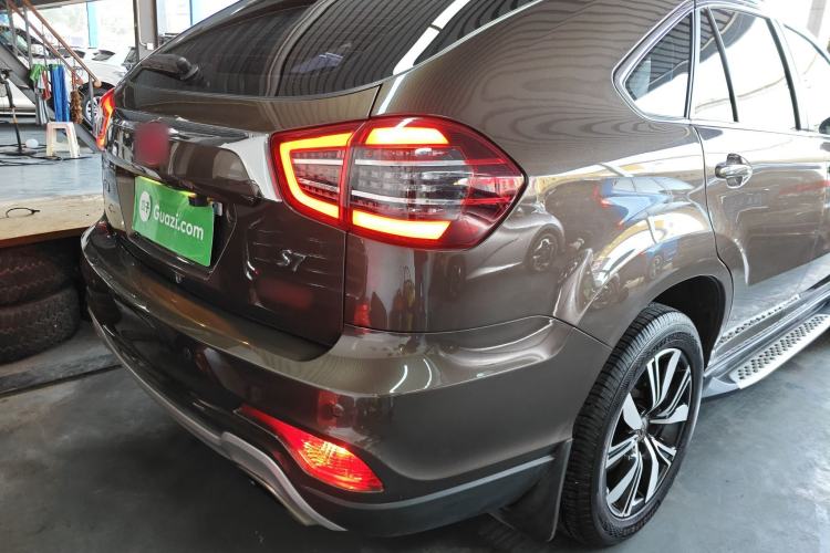 Used BYD S7 2017 2.0T Automatic Prestige Edition Right Rear Taillight