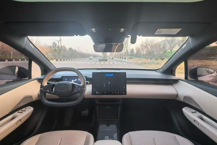 Used Lynk & Co Z20 2025 530 km Range Rear-Wheel Drive Pro
