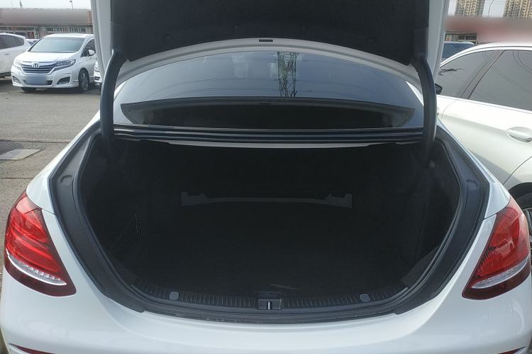 Used Mercedes-Benz E-Class 2019 E 200 L
