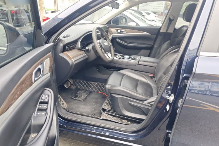 Used Skyworth EV6 2022 410 Travel Edition Left Front Seat