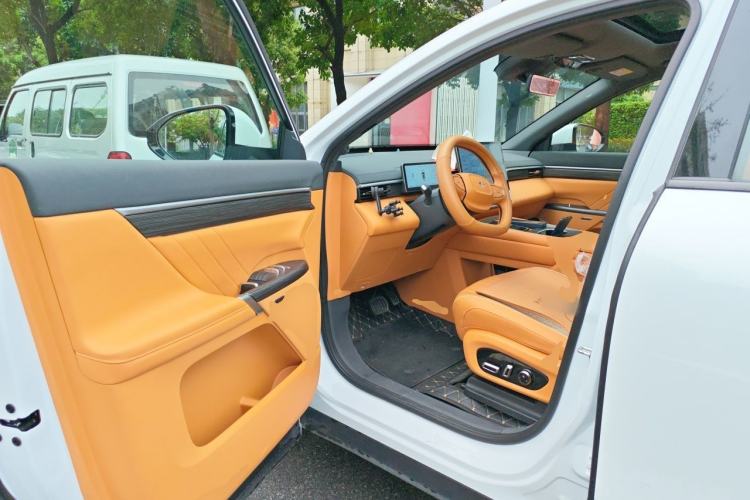 Used Dongfeng eπ eπ008 2025 636Max All-Electric 5-Seater Driver Seat