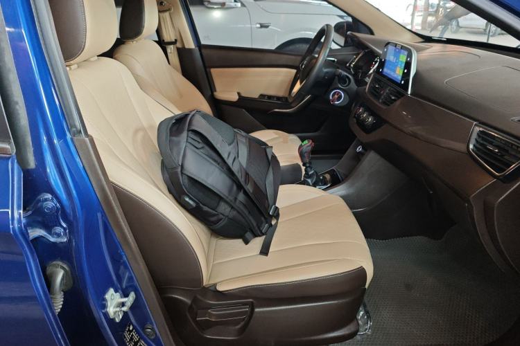 Used Baojun 310W 2017 1.5L Manual Fashion Model China V