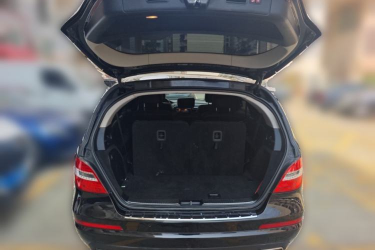 Used Mercedes-Benz R-Class 2017 R 320 4MATIC Business Edition Prestige Model