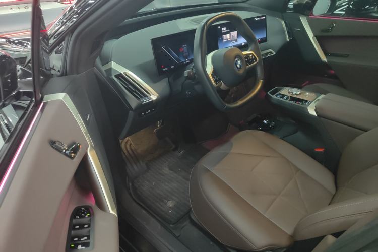 Used BMW iX 2022 xDrive40
