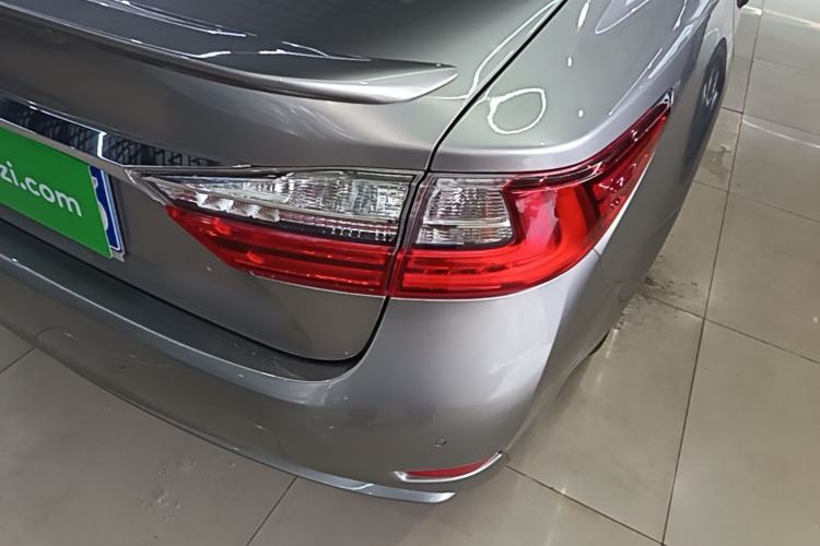 Used Lexus ES 2015 300h Comfort Edition