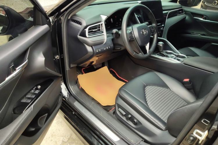 Used Toyota Camry 2022 2.5S Knight Edition
