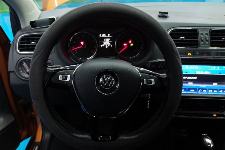 Used Volkswagen Polo 2016 1.6L Cross Polo Automatic Steering Wheel