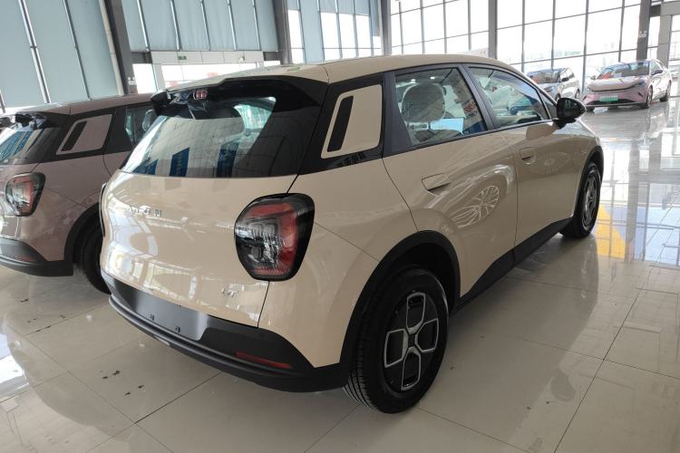 Used AION UT 2025 330 Starlight Edition Rear Right 45 Deg