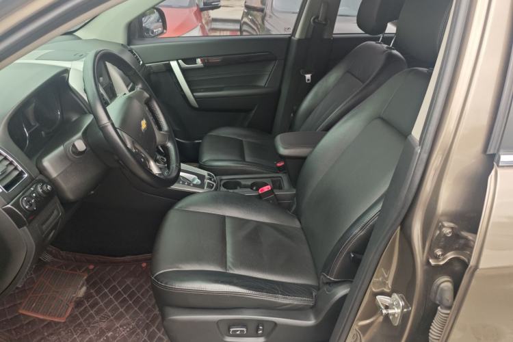 Used Chevrolet Captiva 2015 2.4L 4x4 Flagship Edition 7-Seater