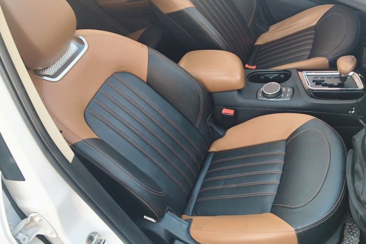 Used Soueast DX7 2016 1.5T Automatic Glory Edition
