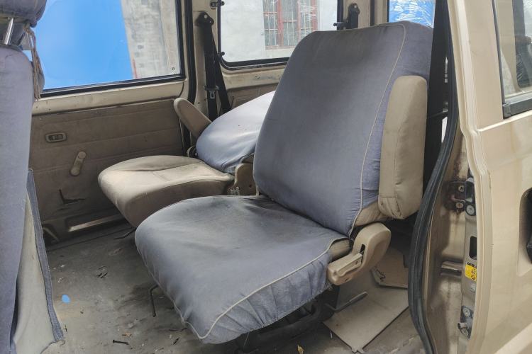 Used BAIC Weiwang 306 2011 1.3L Comfort version 7 seats Left Rear Seat