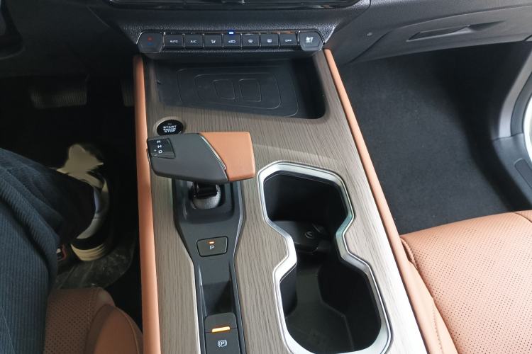 Used Oshan X7 PLUS 2023 Enjoy Edition 1.5T Automatic Pilot Model 7 Seats