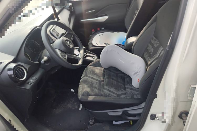 Used Nissan Kicks 2020 1.5L XL CVT Cool Enjoyment Edition Left Front Seat