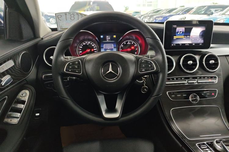 Used Mercedes-Benz C-Class 2017 Facelift C 200 L Sport Edition Steering Wheel