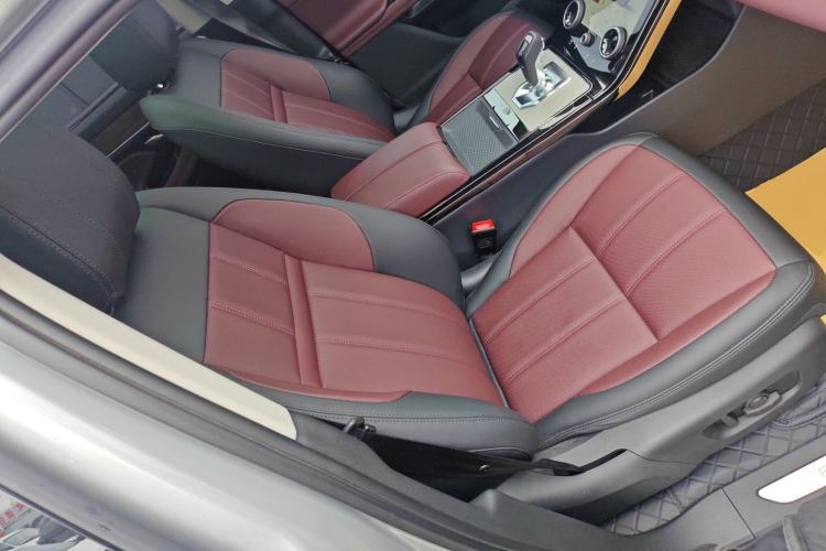 Used Land Rover Range Evoque 2021 Range Rover L 249 PS R-Dynamic SE Luxury Edition Right Front Seat