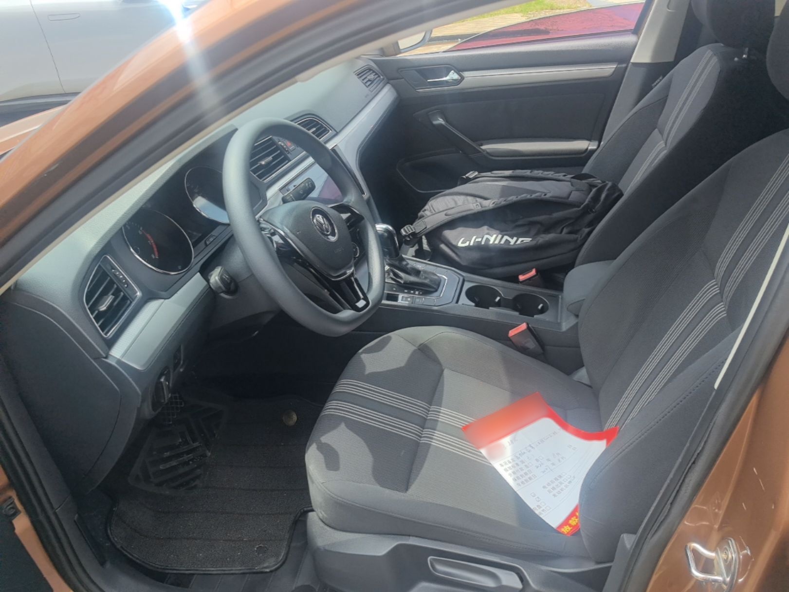 Interior delantero