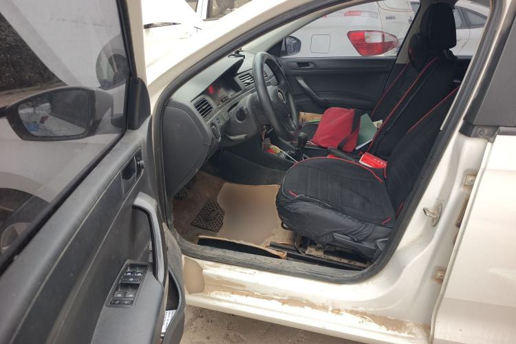 Used Volkswagen Santana 2016 1.6L Manual Fashion Edition
