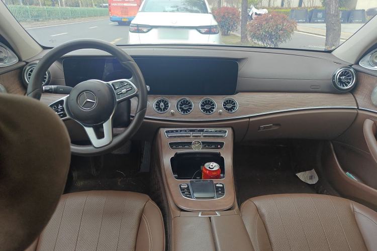 Used Mercedes-Benz E-Class 2019 Restyled E 300 L Luxury Edition Center Console