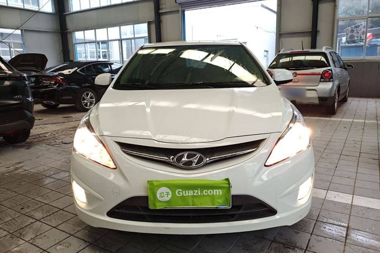 Used Hyundai Verna (older generation) 2011 Hatchback 1.4L Manual Comfort Model GS
