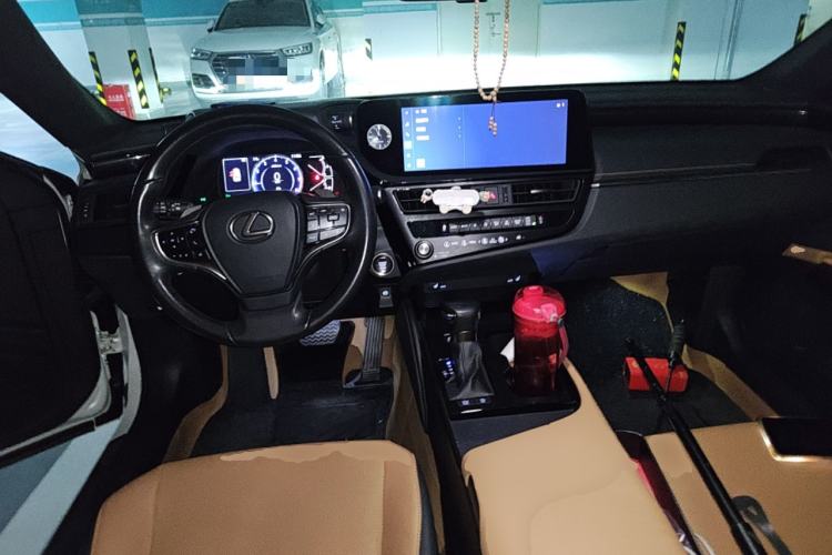 Used Lexus ES 2022 200 Excellence Edition
