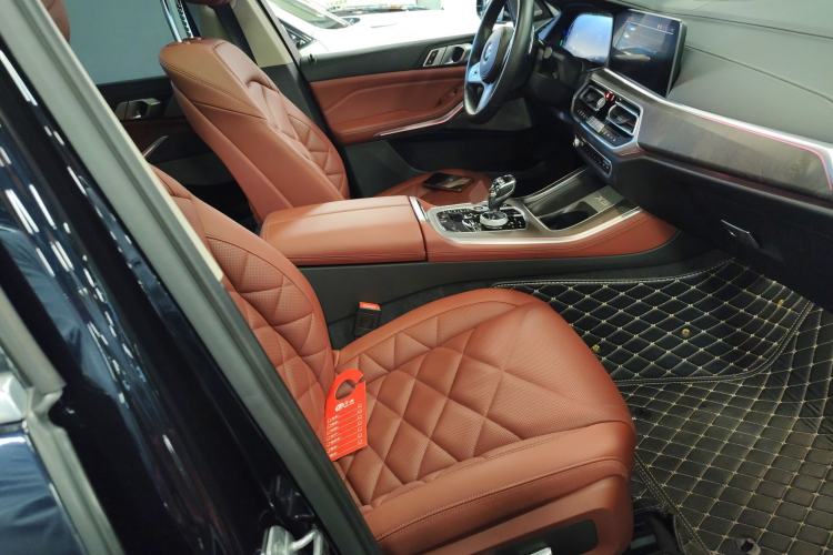 Used BMW X5 2022 Restyled xDrive 30Li Luxury Version M Sport Package
