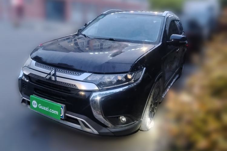Used Mitsubishi Outlander 2019 2.4L 4x4 Zhi Xiang Edition 7 Seats China VI Standard