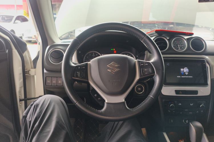 Used Suzuki Vitara 2016 1.4T Automatic Two-Wheel Drive Luxury Version Steering Wheel