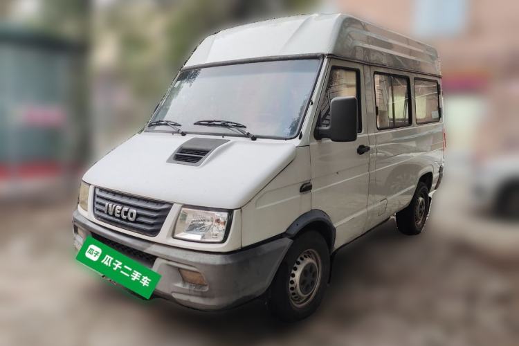 Used Iveco Daily 2017 2.5T A35 Passenger Van 5-7 Seats Model 47Z5