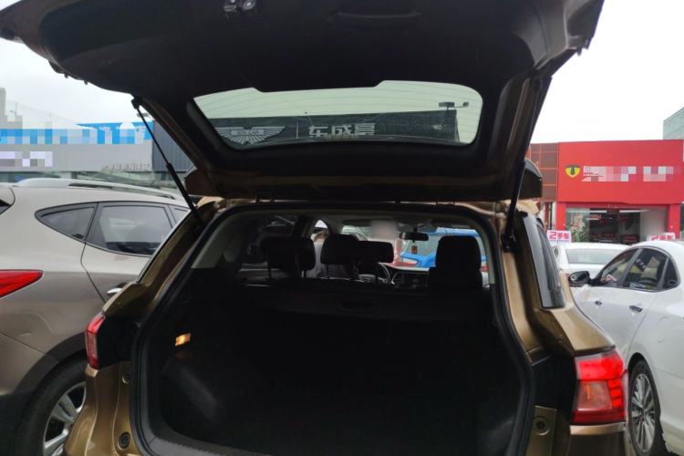 Used GAC Trumpchi GS4 2017 235T Manual Two-Wheel Drive Luxury Edition Trunk