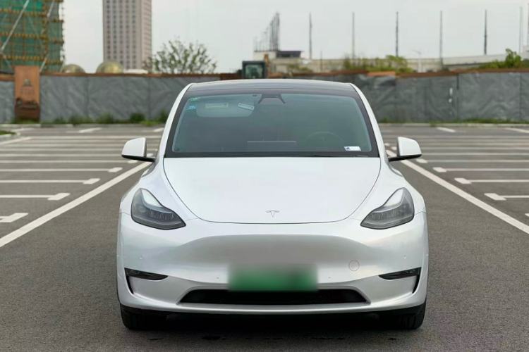 Used Tesla Model Y 2021 Long-Range All-Wheel-Drive Version 3D7 Exterior 2