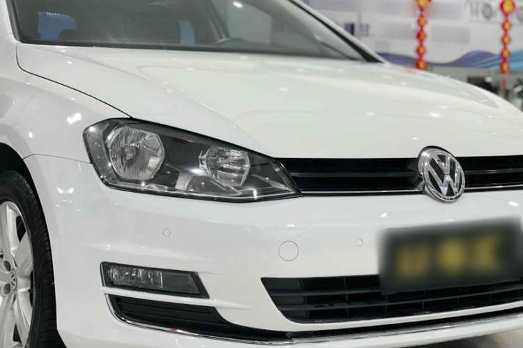 Used Volkswagen Golf 2017 1.6L Automatic Comfort Million-Vehicle Anniversary Edition
