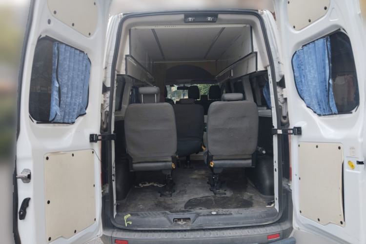 Used Ford Transit 2019 2.0T Diesel Business & Travel Mid-Drive Mid-Roof 7-Seater China VI Standard