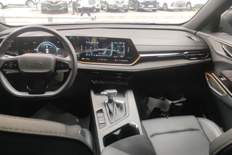 Used CHANGAN OSHAN X5 PLUS 2023 Revised 1.5T DCT Pioneer Edition Center Console