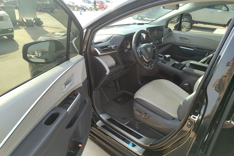 Used Toyota SIENNA 2021 2.5L Hybrid Comfort Edition