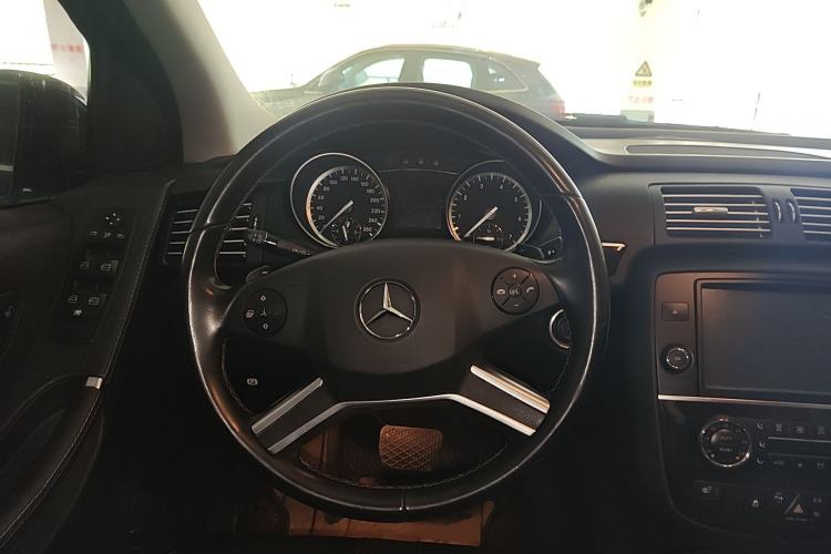 Used Mercedes-Benz R-Class 2017 R 320 4MATIC Business Edition Prestige Model