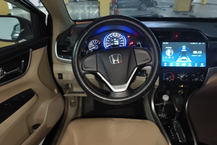 Used Honda Crider 2013 1.8L automatic comfort version
