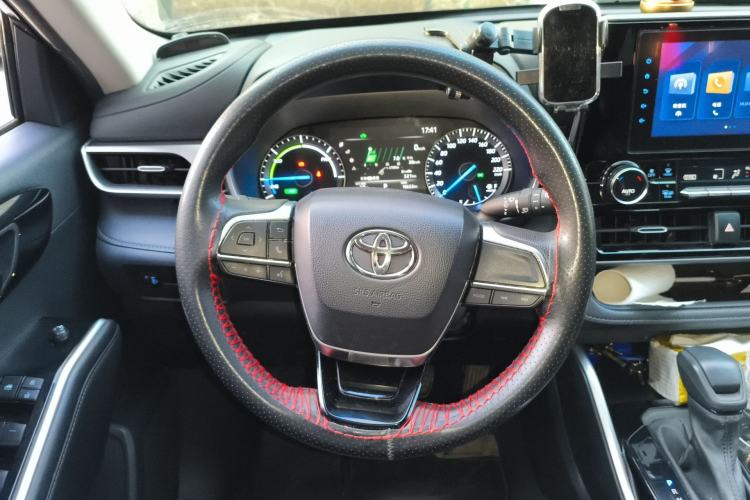 Used Toyota Highlander 2022 Dual-Engine 2.5L 4x4 Elite Edition 7-Seater Steering Wheel