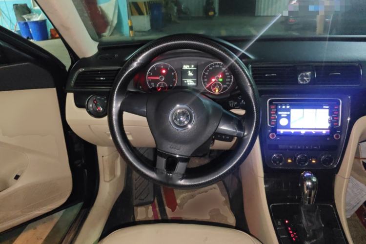 Used Volkswagen Passat 2011 1.8 TSI DSG Prestige Edition Steering Wheel