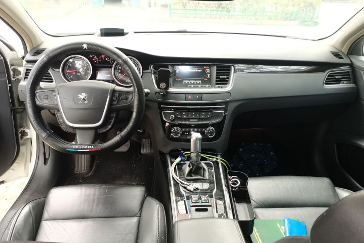 Used Peugeot 508 2015 1.8THP Automatic Prestige Edition Center Console