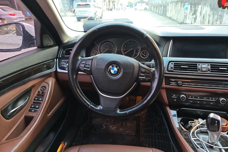 Used BMW 5 Series 2014 528Li Leading Model Steering Wheel