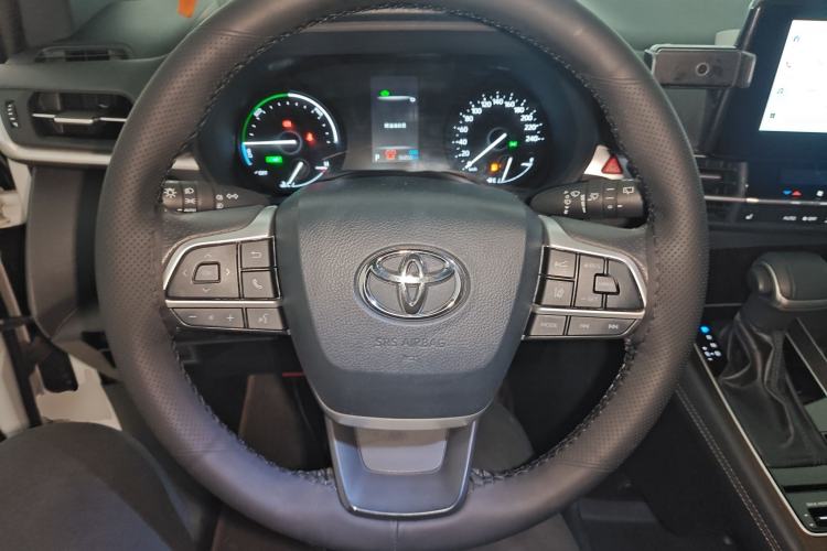 Used Toyota SIENNA 2024 2.5L Hybrid Four-Wheel Drive Luxury Edition