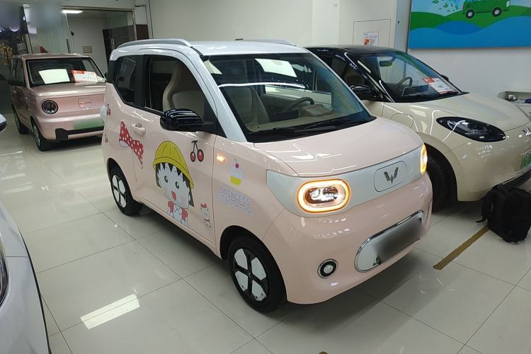 Used Wuling Hongguang MINIEV 2024 3rd Generation 215km Advanced Version Front Right 45 Deg
