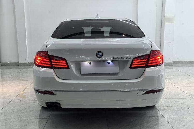 Used BMW 5 Series 2015 535Li Leading Model
