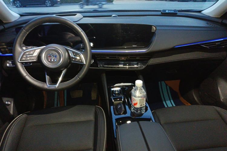 Used Buick Envision 2025 Encore Plus 28T Two-Wheel-Drive Platinum Edition