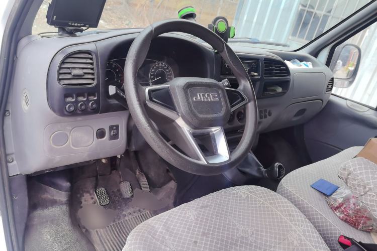 Used JMC Transit 2019 2.8T Commercial Version Short Wheelbase Mid-Roof 3-Seater China VI Standard JX493