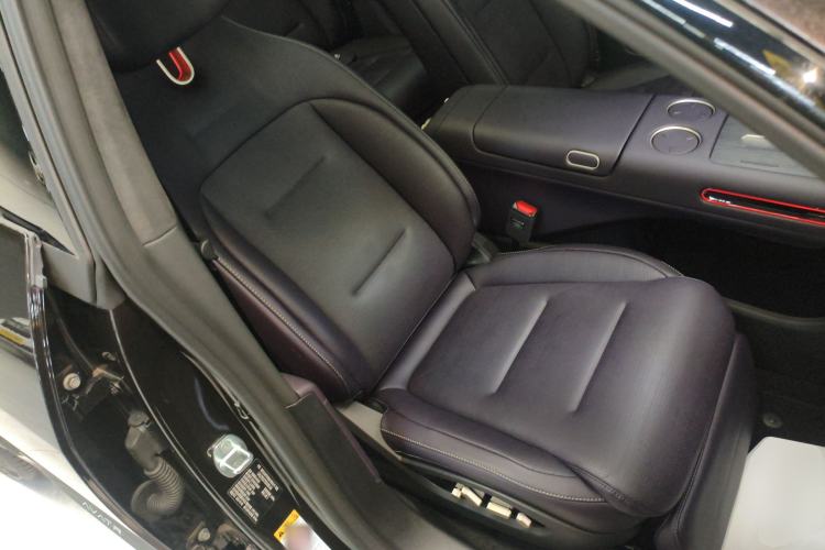 Used Avatr 07 2024 Max Extended-Range Edition Right Front Seat