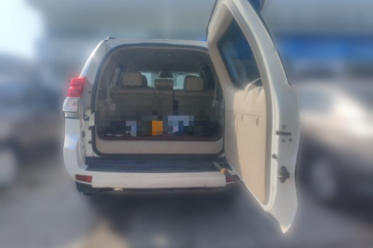 Used Toyota Prado 2010 2.7L Automatic Deluxe Edition Trunk