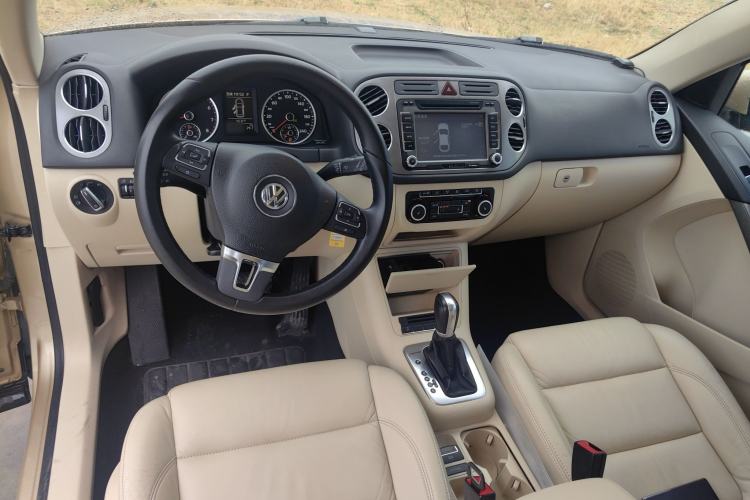 Used Volkswagen Tiguan 2012 1.8TSI Automatic All-Wheel Drive Elite Edition Center Console
